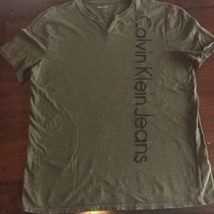 Calvin Klein shirt 👕 size medium